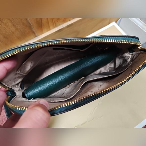 NEW Michael Kors Green Crossbody purse with wallet - Picture 5 of 5